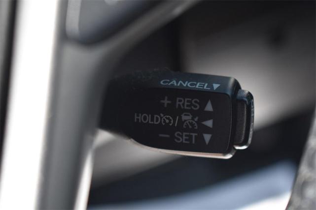 Photo of 2019 Midnight Black Metallic Toyota Highlander