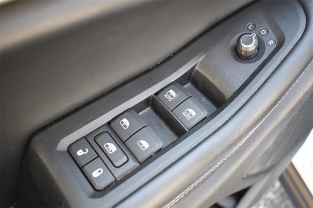 Photo of 2023 Silver Zynith Jeep Grand Cherokee L