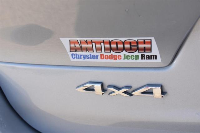 Photo of 2023 Silver Zynith Jeep Grand Cherokee L