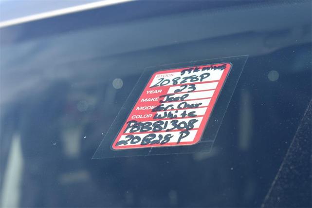 Photo of 2023 Silver Zynith Jeep Grand Cherokee L