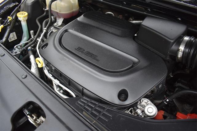 Photo of 2023 Granite Crystal Metallic Clearcoat Chrysler Pacifica