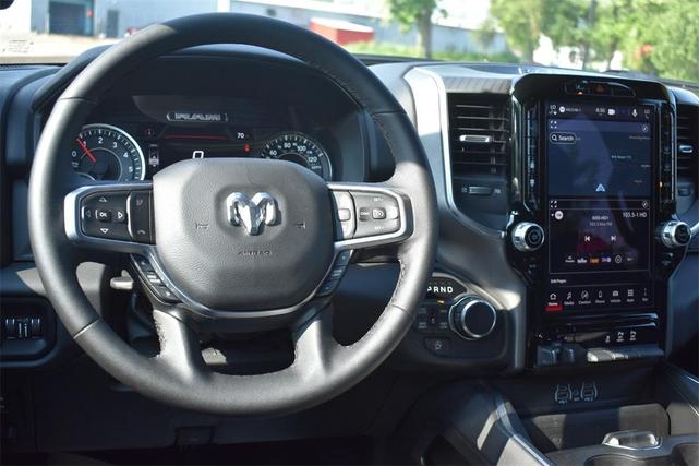 Photo of 2025 Diamond Black Crystal Pearlcoat RAM 1500
