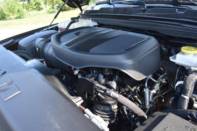 Photo of 2025 Diamond Black Crystal Pearlcoat RAM 1500
