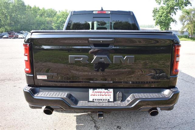 Photo of 2025 Diamond Black Crystal Pearlcoat RAM 1500