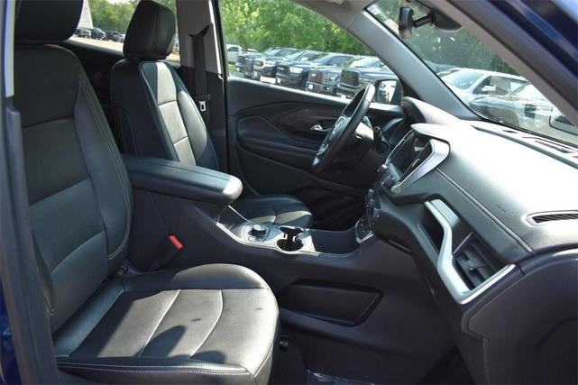 Photo of 2022 Marine Metallic GMC Terrain
