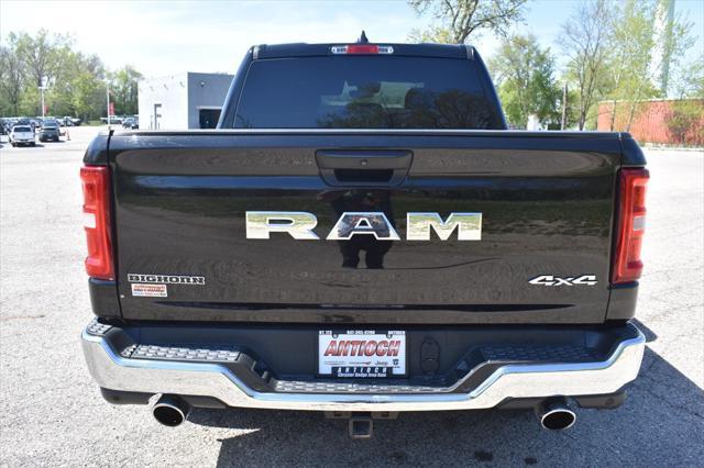 Photo of 2025 Diamond Black Crystal Pearlcoat RAM 1500