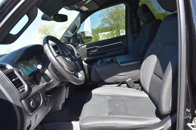 Photo of 2025 Diamond Black Crystal Pearlcoat RAM 1500