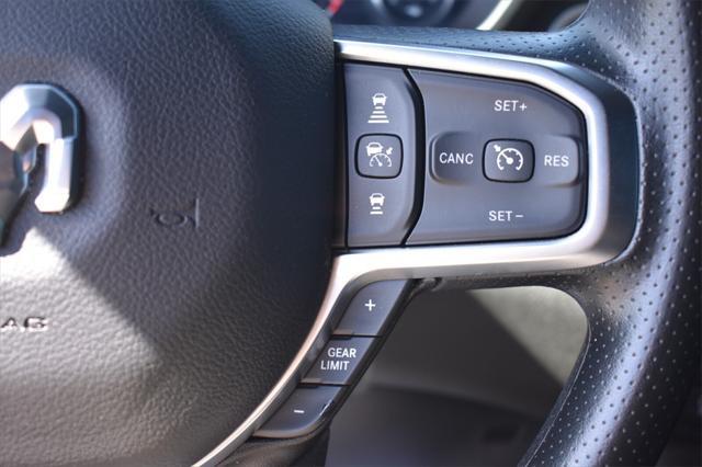 Photo of 2025 Diamond Black Crystal Pearlcoat RAM 1500