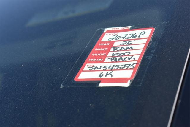 Photo of 2025 Diamond Black Crystal Pearlcoat RAM 1500
