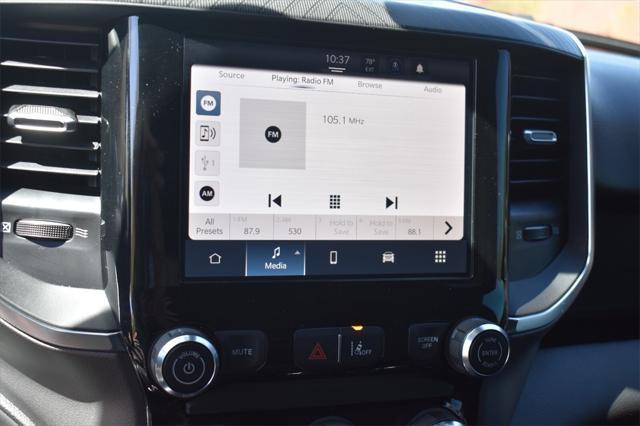 Photo of 2025 Diamond Black Crystal Pearlcoat RAM 1500