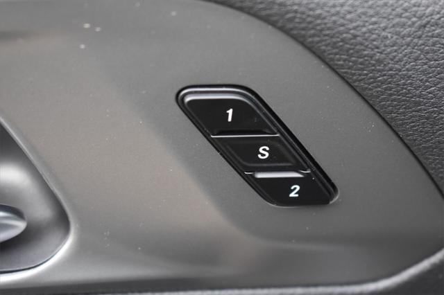 Photo of 2025 Ceramic Gray Clearcoat Chrysler Pacifica Hybrid
