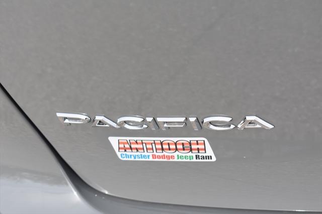 Photo of 2025 Ceramic Gray Clearcoat Chrysler Pacifica Hybrid