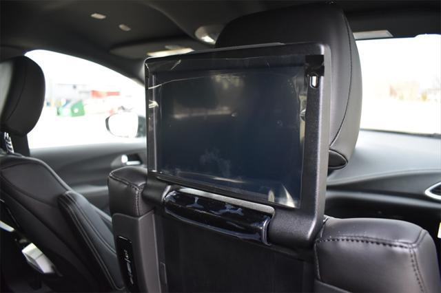 Photo of 2025 Ceramic Gray Clearcoat Chrysler Pacifica Hybrid