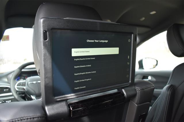 Photo of 2025 Ceramic Gray Clearcoat Chrysler Pacifica Hybrid