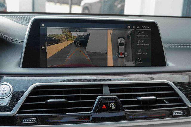 Photo of 2022 Rosso Corsa BMW 750