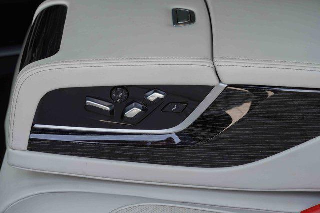Photo of 2022 Rosso Corsa BMW 750