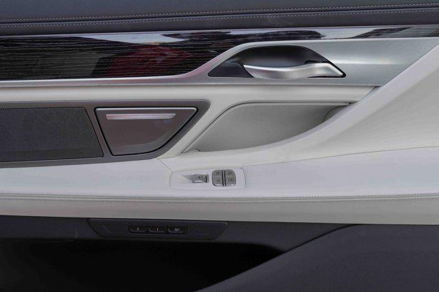 Photo of 2022 Rosso Corsa BMW 750