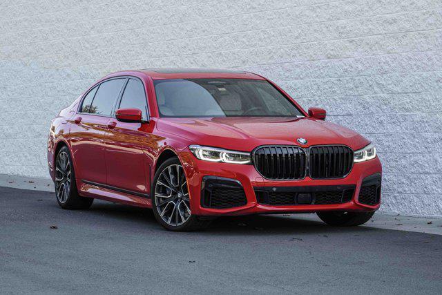 Photo of 2022 Rosso Corsa BMW 750