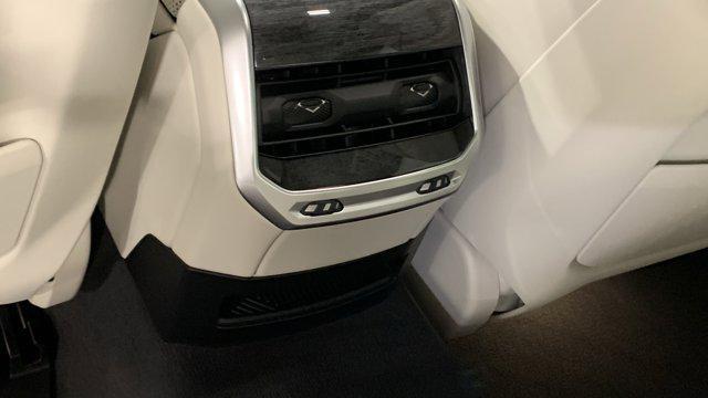 Photo of 2025 Aventurin Red Metallic BMW 760