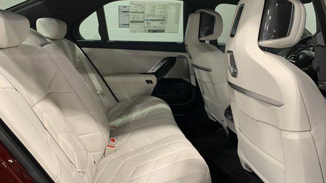 Photo of 2025 Aventurin Red Metallic BMW 760