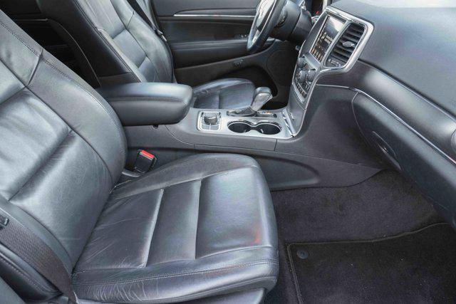 Photo of 2018 Velvet Red Pearlcoat Jeep Grand Cherokee