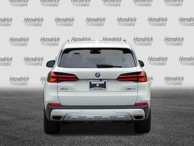 Photo of 2024 Alpine White BMW X5