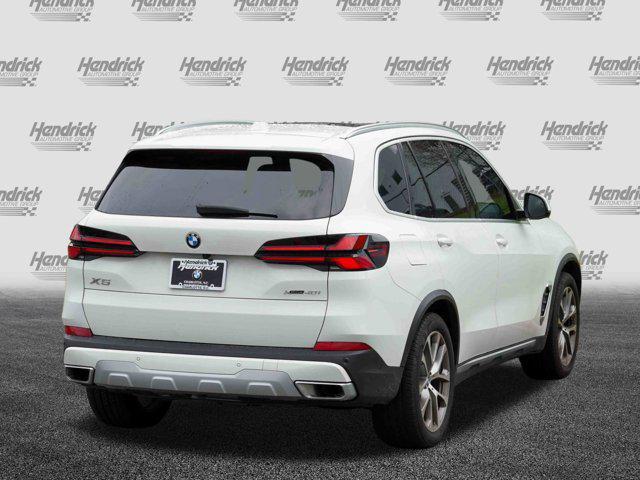 Photo of 2024 Alpine White BMW X5
