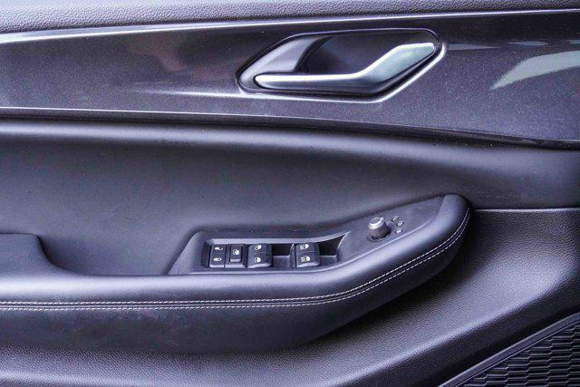 Photo of 2023 Diamond Black Crystal Pearlcoat Jeep Grand Cherokee