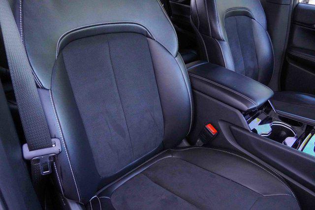 Photo of 2023 Diamond Black Crystal Pearlcoat Jeep Grand Cherokee