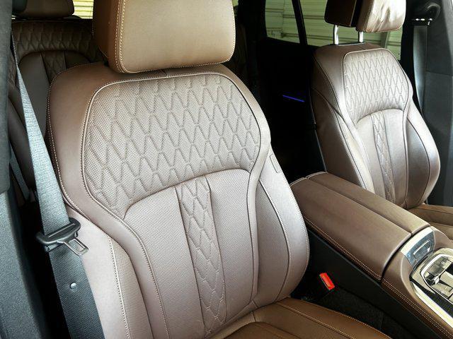 Photo of 2024 Carbon Black Metallic BMW X5