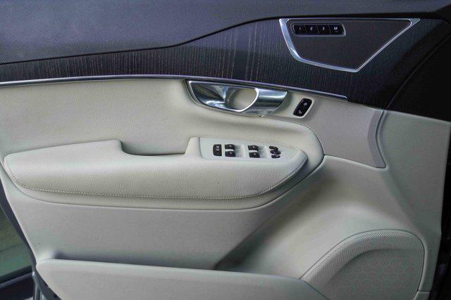Photo of 2020 OSMUIM GREY Volvo XC90