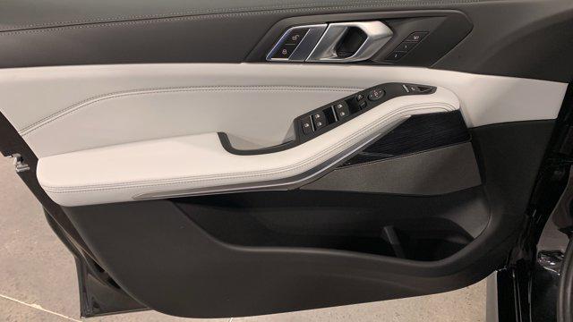Photo of 2026 Black Sapphire Metallic BMW X5