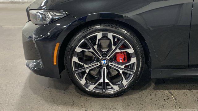 Photo of 2025 Black Sapphire Metallic BMW 330