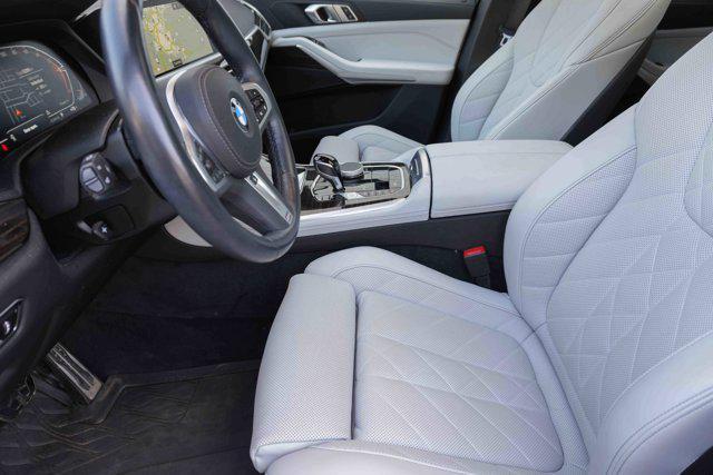 Photo of 2023 Black Sapphire Metallic BMW X5
