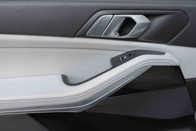 Photo of 2023 Black Sapphire Metallic BMW X5