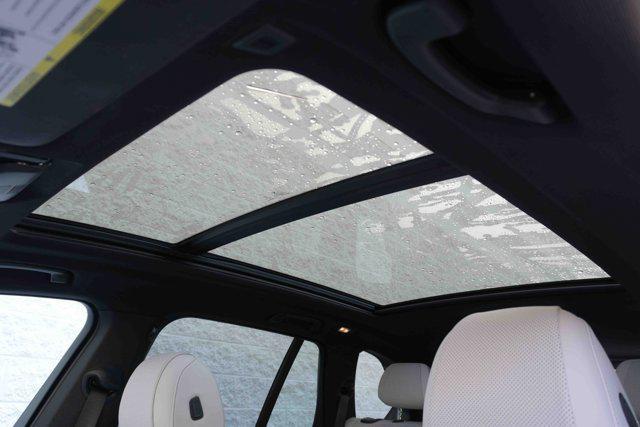 Photo of 2023 Black Sapphire Metallic BMW X5