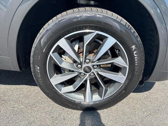 Photo of 2022 Daytona Gray Pearl Effect Audi Q5
