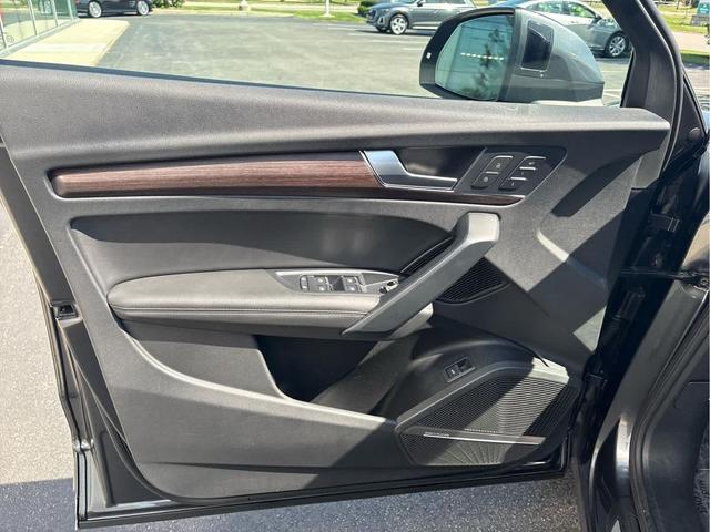Photo of 2022 Daytona Gray Pearl Effect Audi Q5