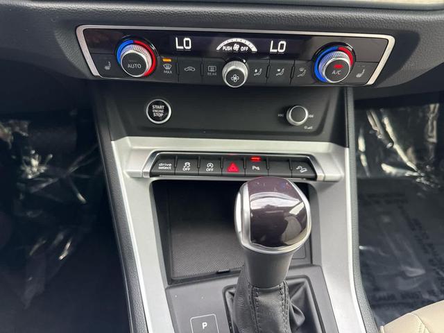 Photo of 2022 Glacier White Metallic Audi Q3