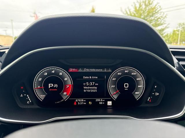 Photo of 2022 Glacier White Metallic Audi Q3