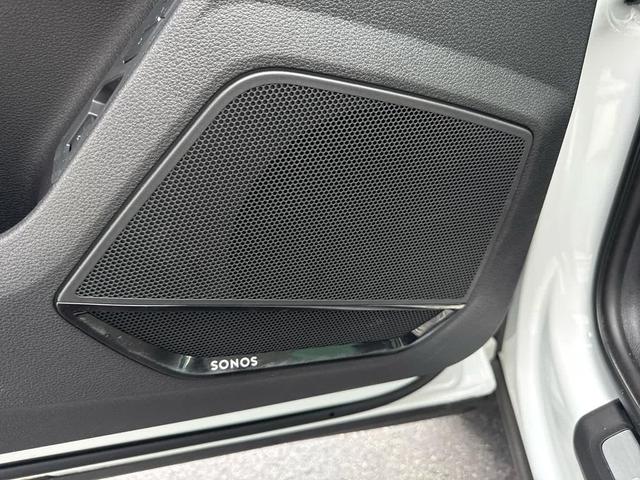 Photo of 2022 Glacier White Metallic Audi Q3