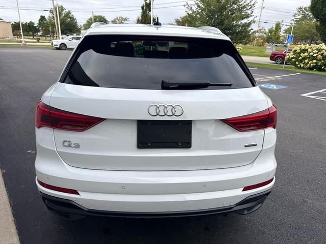 Photo of 2022 Glacier White Metallic Audi Q3