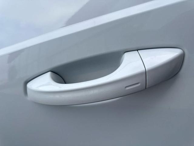 Photo of 2022 Glacier White Metallic Audi Q3