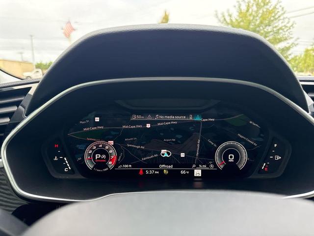 Photo of 2022 Glacier White Metallic Audi Q3