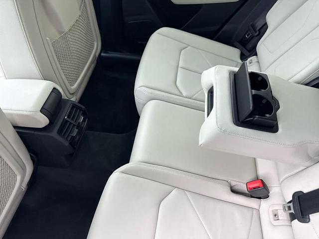 Photo of 2022 Glacier White Metallic Audi Q3