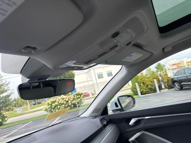 Photo of 2022 Glacier White Metallic Audi Q3
