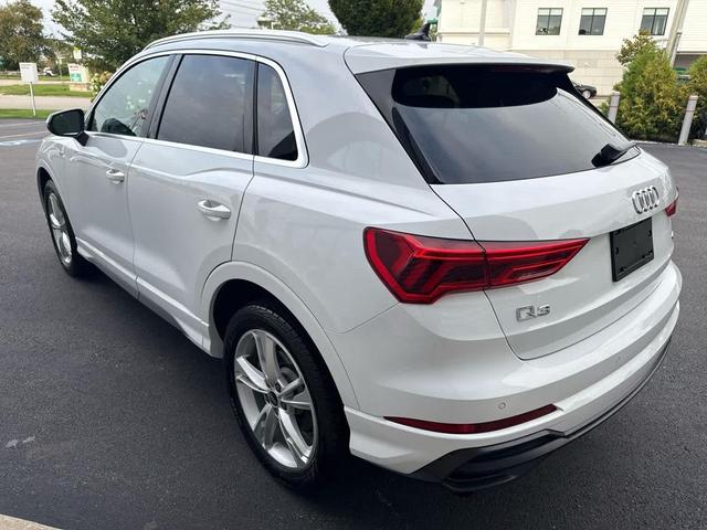 Photo of 2022 Glacier White Metallic Audi Q3
