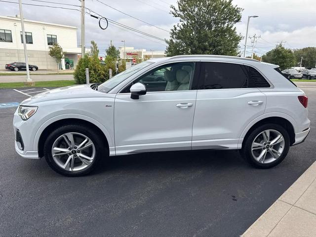 Photo of 2022 Glacier White Metallic Audi Q3