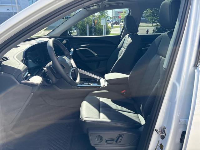 Photo of 2025 WHITE Audi Q5