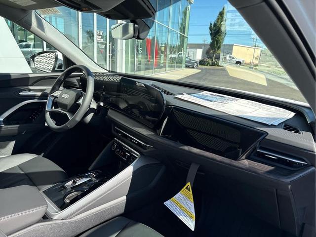 Photo of 2025 WHITE Audi Q5